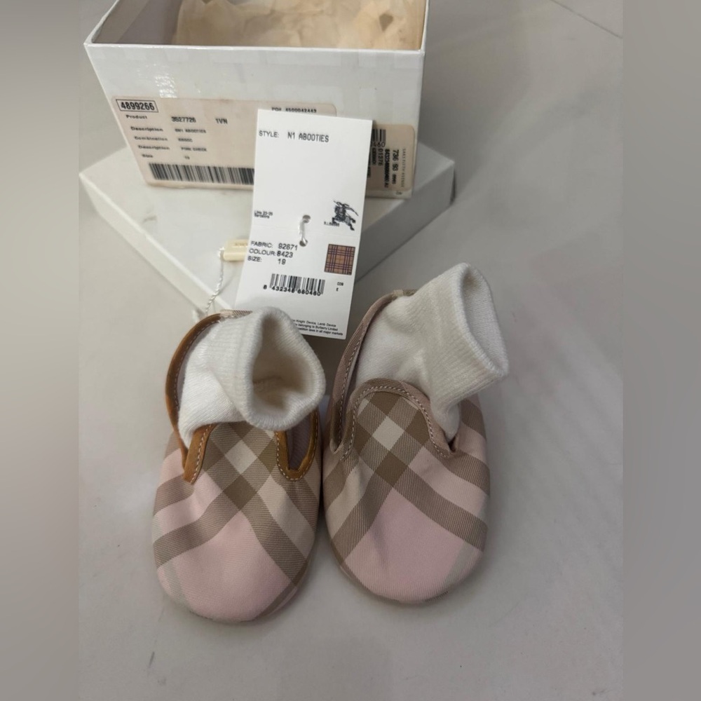 Burberry Checkered Baby Shoes with Socks